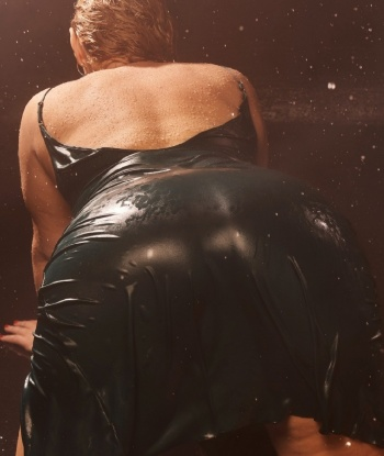 У меня мягкие руки и нежные губы, которые околдуют тебя от первого мгновения. С мной ты погрузишься в мир страсти и наслаждения. Мои услуги включают классический секс, оральный секс, эротический массаж и многое другое. Со мной ты почувствуешь себя настоящим мужчиной, обладателем всех запретных фантазий. Убедись в этом, посмотрев фото, которые я с удовольствием отправлю тебе. Я живу в Москве, чтобы твое удовольствие стало реальностью. Заходи ко мне в гости и ты не пожалеешь! 😉✨🔥 430, 43 года