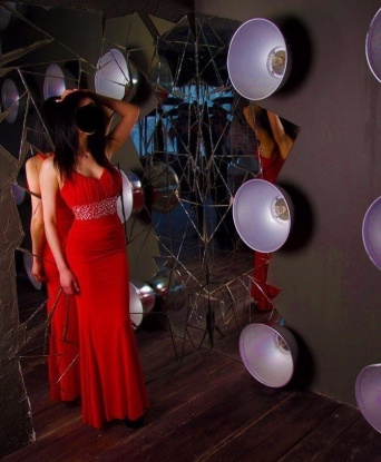 Живу в самом сердце Москвы, и готова предложить тебе незабываемые моменты удовольствия. 🌆
Мои услуги включают все, что тебе может понадобиться: классический секс, оральные ласки, эротический массаж. Я открыта для экспериментов и новых сексуальных приключений. 💋
Мои возможности безграничны, и я гарантирую, что ты будешь полностью удовлетворен каждой минутой проведенной со мной. Мои клиенты говорят, что я делаю все на высоком уровне и стараюсь угодить каждому. Рада поделиться с тобой отзывами, если захочешь узнать больше. 😘
Не забудь взглянуть на мои фото - в них ты увидишь настоящую красоту и сексапильность. Я обладаю стройной фигурой, грудью третьего размера и умелыми руками. Не упусти возможность окунуться в мир наслаждений вместе со мной. ✨ 10926, 25 лет