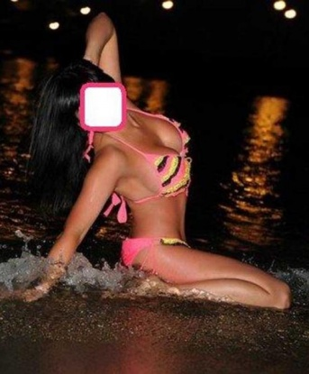 Я живу в Москве и готова порадовать тебя своими услугами. У меня есть фото, чтобы ты мог убедиться в моей красоте. Я готова предложить тебе широкий спектр услуг, от нежных эротических массажей до более откровенных развлечений. У меня есть много опыта, и я уверена, что смогу удовлетворить твои самые сокровенные желания. Мои клиенты остаются довольны и рекомендуют меня своим друзьям. Жду твоего звонка! 💋 13730, 20 лет